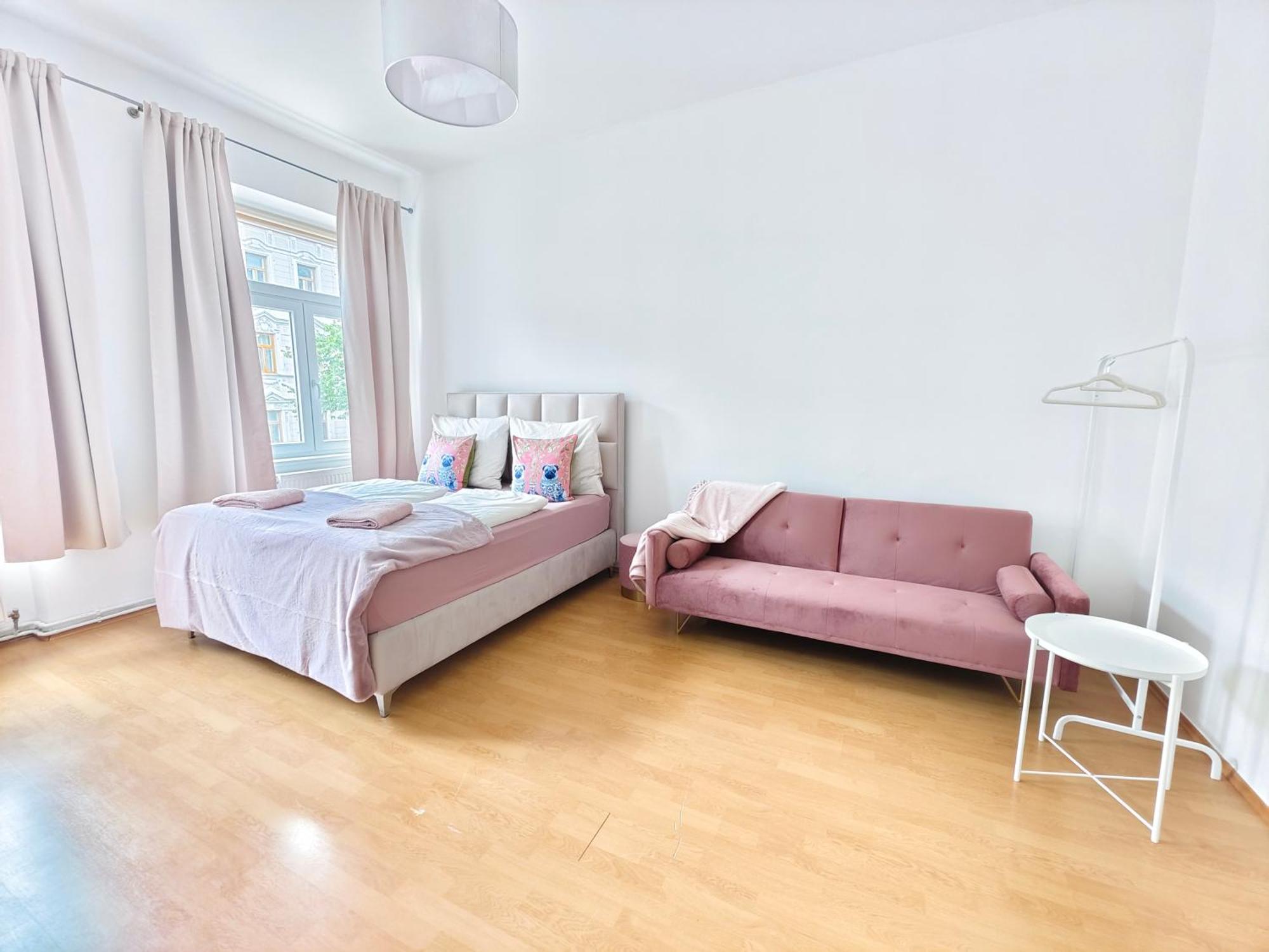 The Rose Apartment - Near Schoenbrunn Palace Виена Екстериор снимка